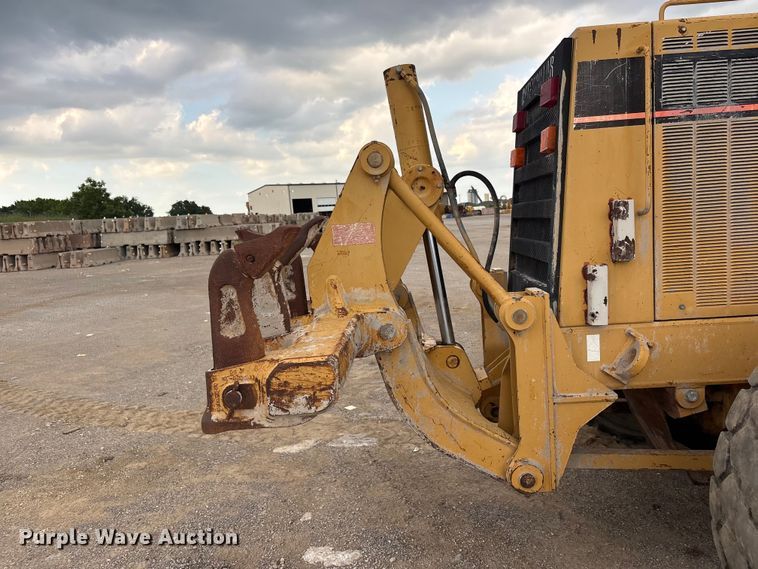 image for item FI0204 1996 Caterpillar 14H motor grader