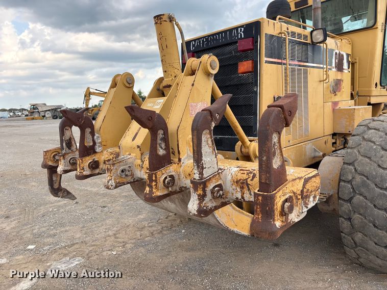 image for item FI0204 1996 Caterpillar 14H motor grader
