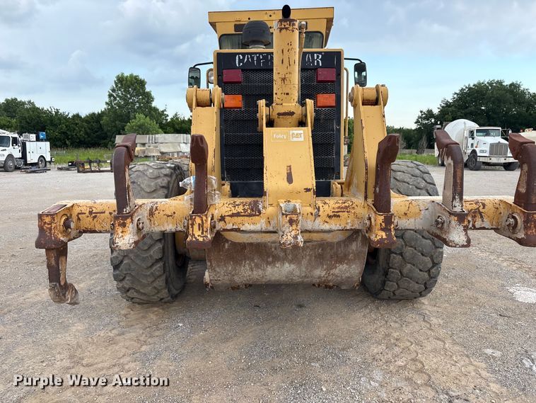 image for item FI0204 1996 Caterpillar 14H motor grader
