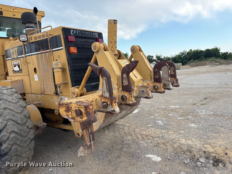 image for item FI0204 1996 Caterpillar 14H motor grader