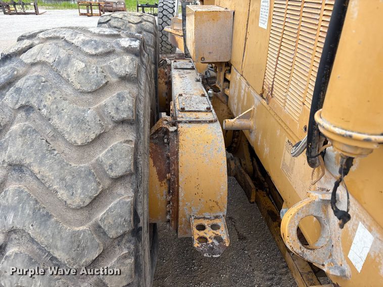 image for item FI0204 1996 Caterpillar 14H motor grader