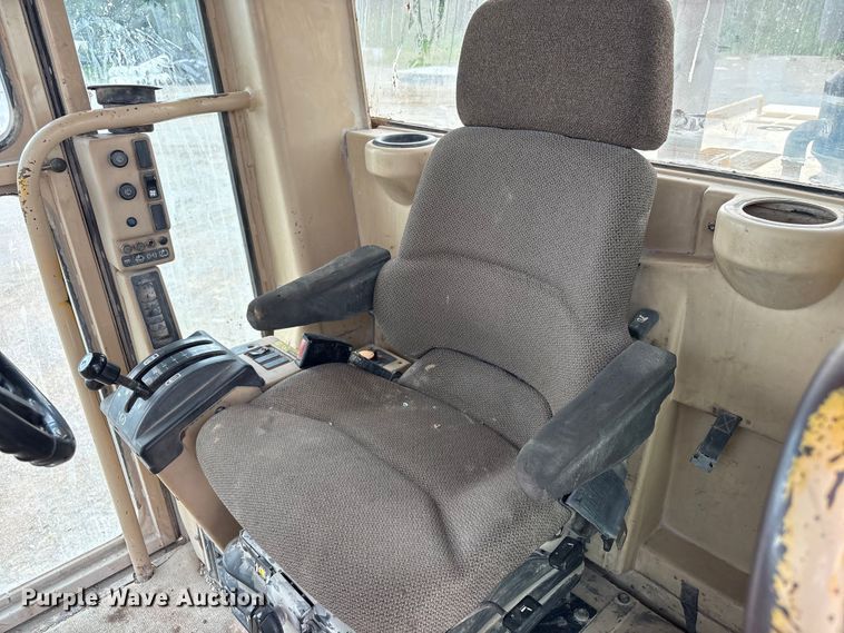 image for item FI0204 1996 Caterpillar 14H motor grader