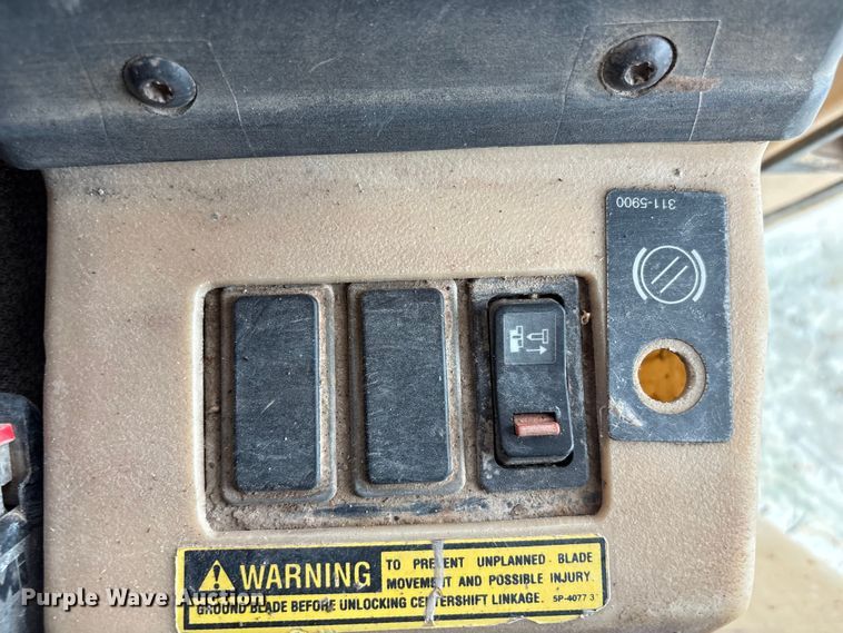 image for item FI0204 1996 Caterpillar 14H motor grader
