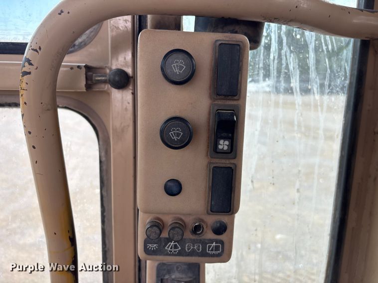image for item FI0204 1996 Caterpillar 14H motor grader