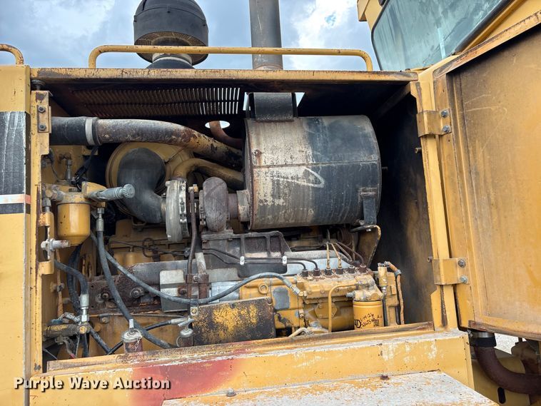 image for item FI0204 1996 Caterpillar 14H motor grader