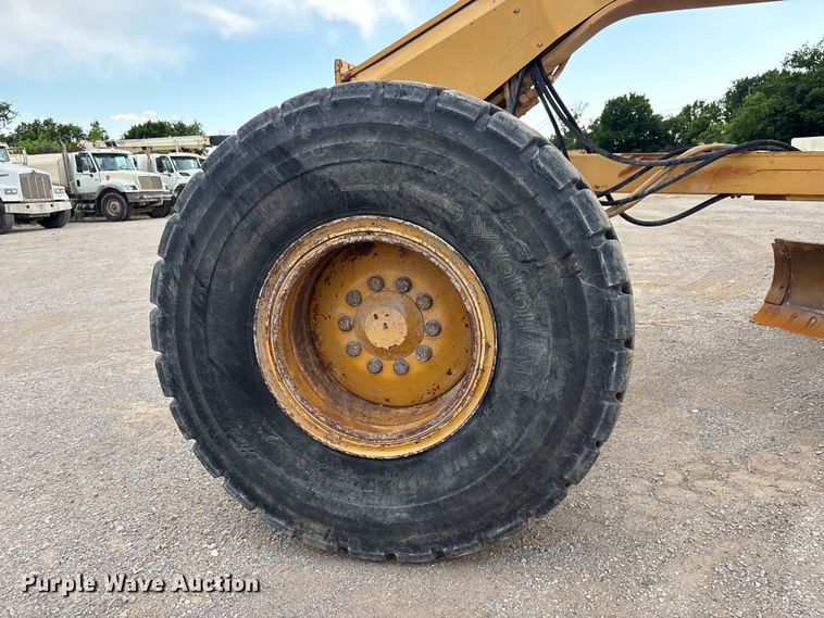 image for item FI0204 1996 Caterpillar 14H motor grader