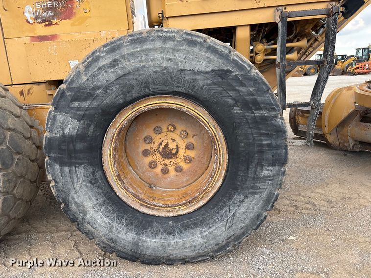 image for item FI0204 1996 Caterpillar 14H motor grader