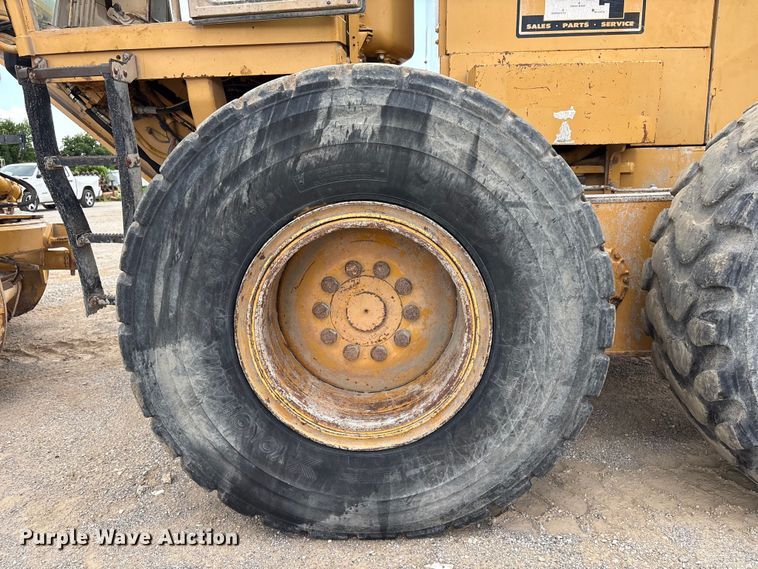 image for item FI0204 1996 Caterpillar 14H motor grader