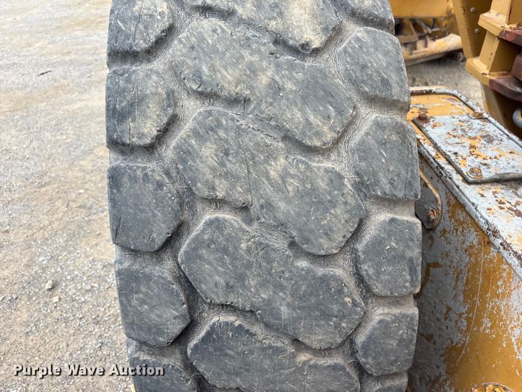 image for item FI0204 1996 Caterpillar 14H motor grader