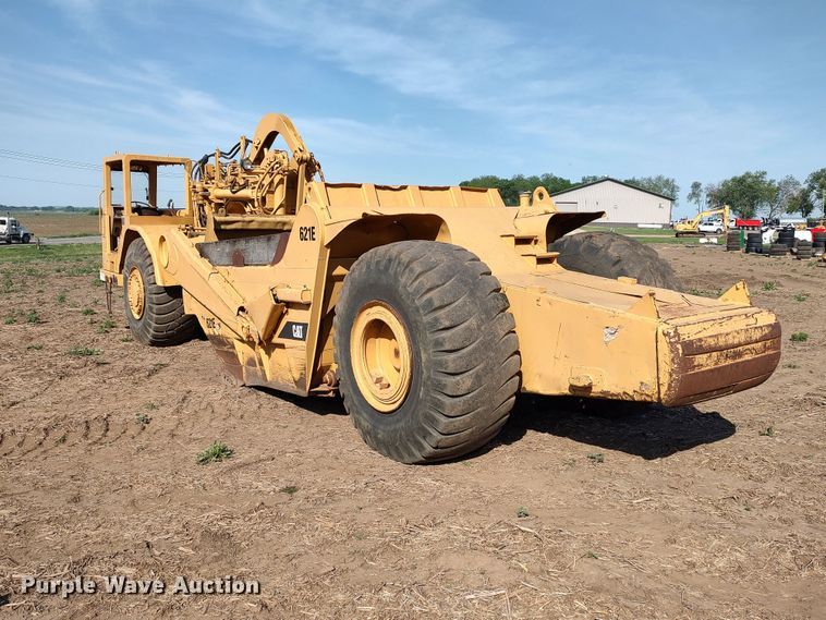 image for item FK0183 1987 Caterpillar 621E scraper