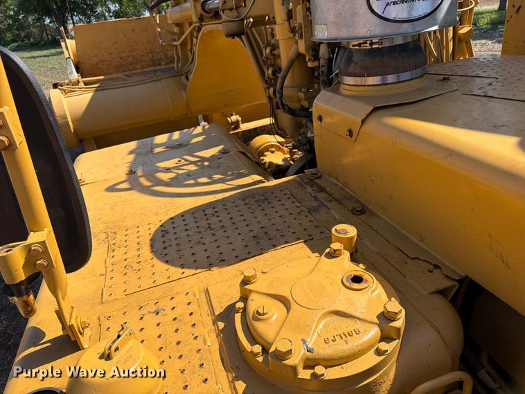 image for item FK0183 1987 Caterpillar 621E scraper
