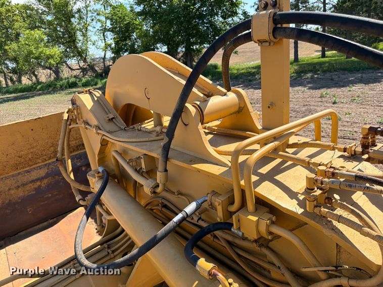image for item FK0183 1987 Caterpillar 621E scraper