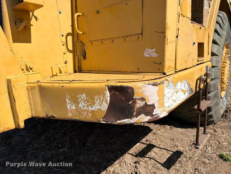image for item FK0183 1987 Caterpillar 621E scraper