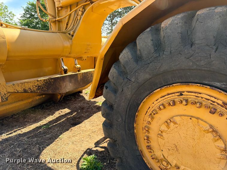 image for item FK0183 1987 Caterpillar 621E scraper