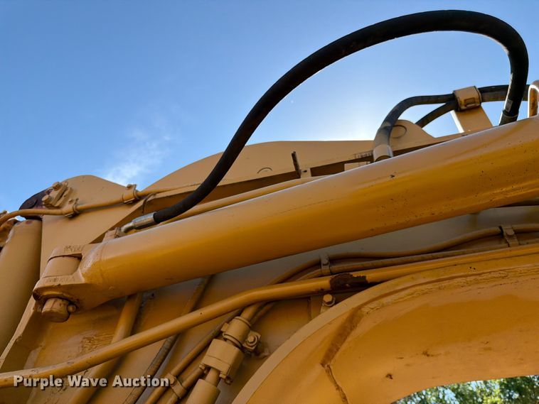 image for item FK0183 1987 Caterpillar 621E scraper