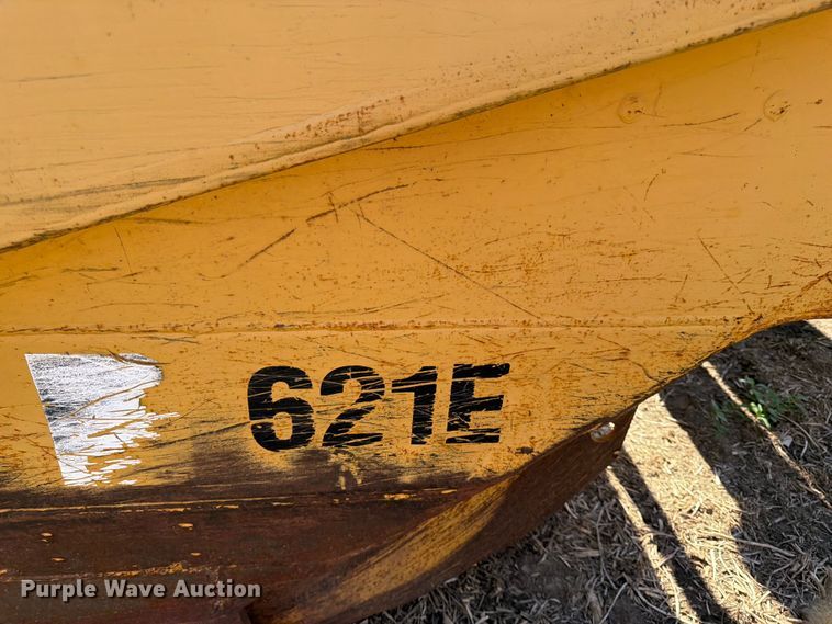 image for item FK0183 1987 Caterpillar 621E scraper