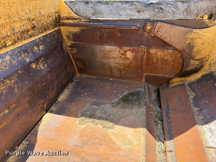 image for item FK0183 1987 Caterpillar 621E scraper