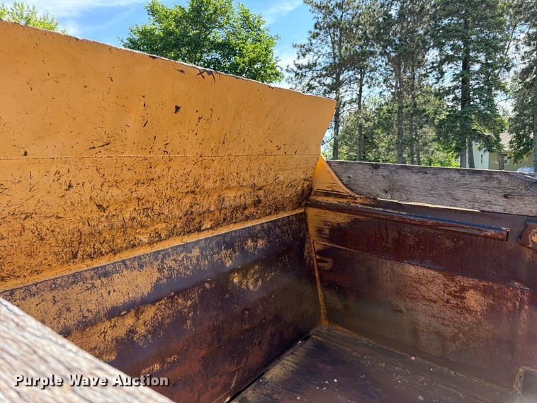 image for item FK0183 1987 Caterpillar 621E scraper
