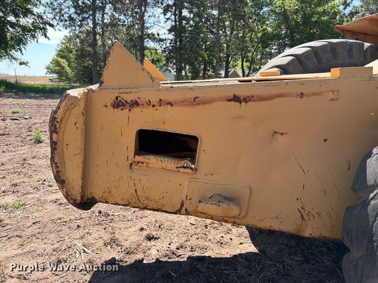 image for item FK0183 1987 Caterpillar 621E scraper