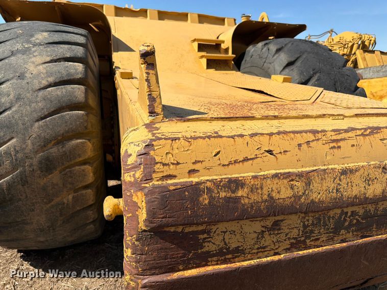 image for item FK0183 1987 Caterpillar 621E scraper