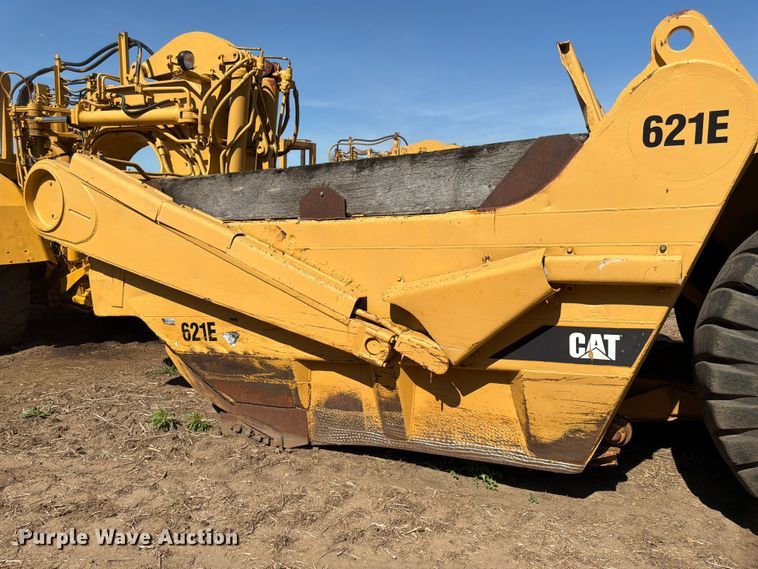image for item FK0183 1987 Caterpillar 621E scraper