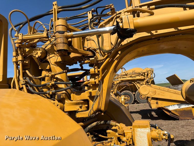 image for item FK0183 1987 Caterpillar 621E scraper