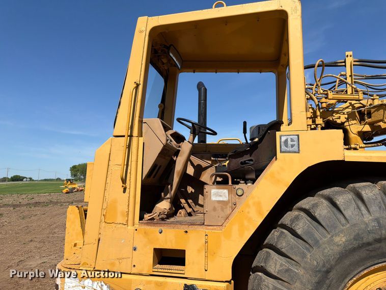 image for item FK0183 1987 Caterpillar 621E scraper