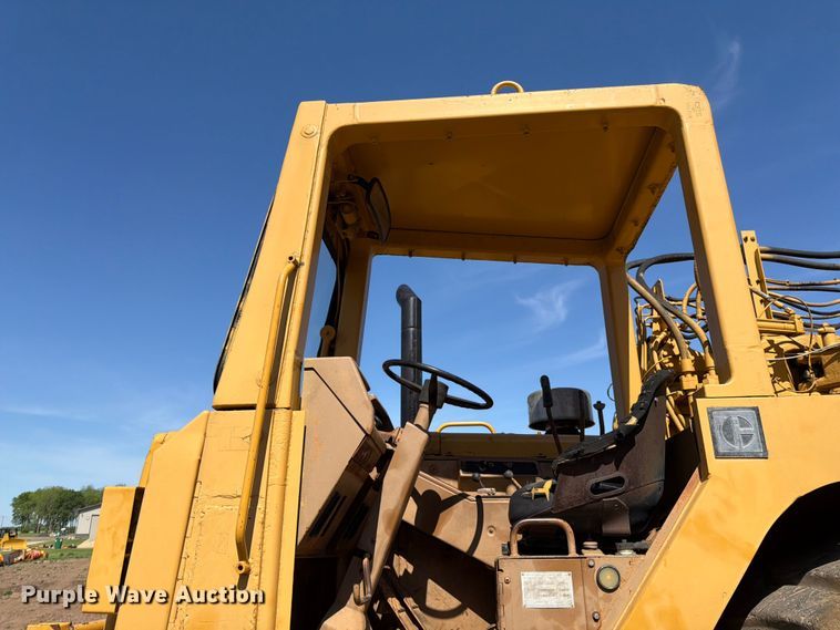 image for item FK0183 1987 Caterpillar 621E scraper