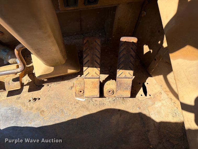 image for item FK0183 1987 Caterpillar 621E scraper