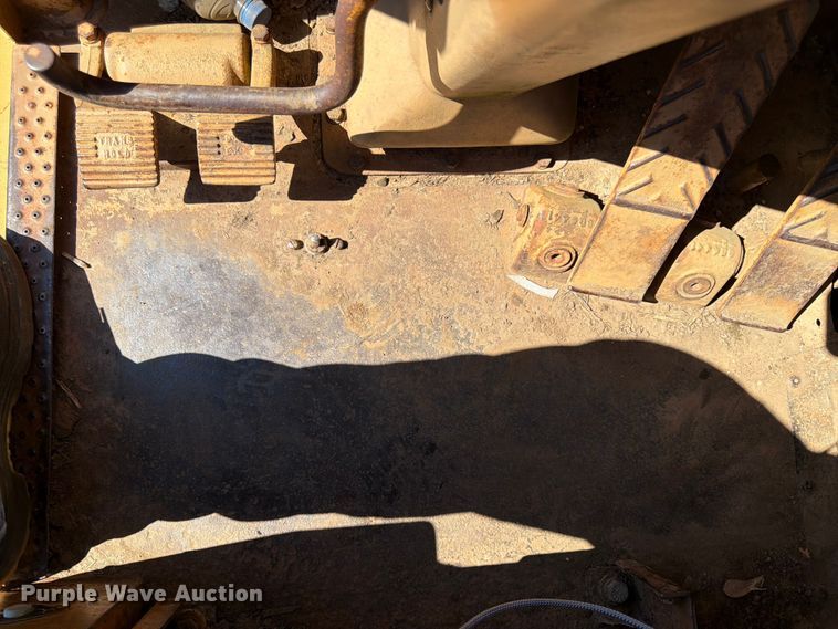 image for item FK0183 1987 Caterpillar 621E scraper