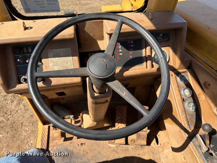 image for item FK0183 1987 Caterpillar 621E scraper