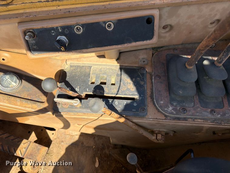 image for item FK0183 1987 Caterpillar 621E scraper