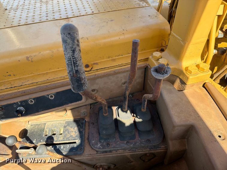 image for item FK0183 1987 Caterpillar 621E scraper