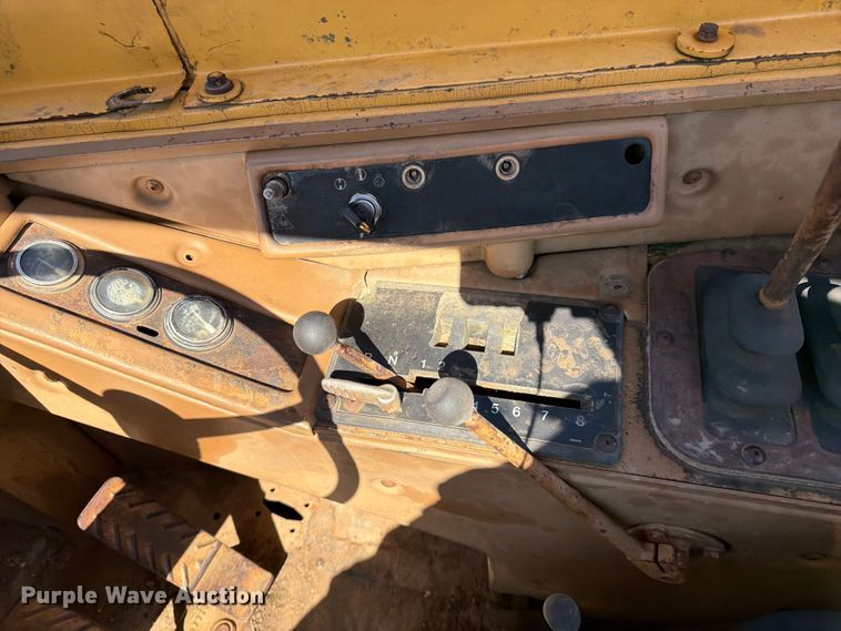 image for item FK0183 1987 Caterpillar 621E scraper