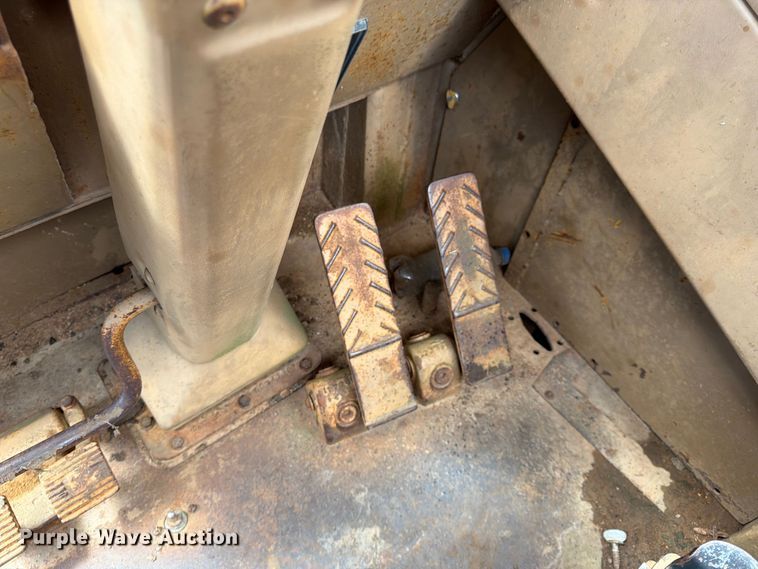 image for item FK0183 1987 Caterpillar 621E scraper