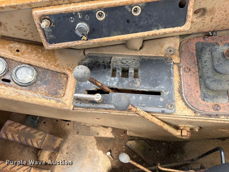 image for item FK0183 1987 Caterpillar 621E scraper