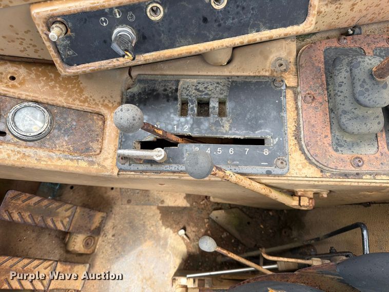 image for item FK0183 1987 Caterpillar 621E scraper