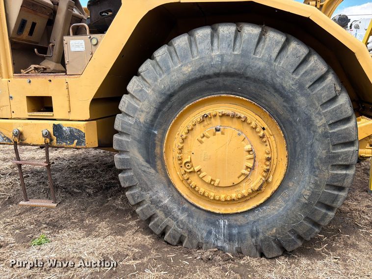 image for item FK0183 1987 Caterpillar 621E scraper
