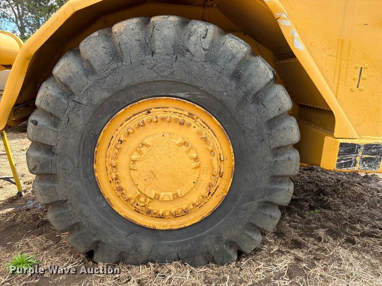 image for item FK0183 1987 Caterpillar 621E scraper