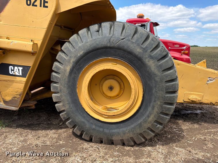 image for item FK0183 1987 Caterpillar 621E scraper