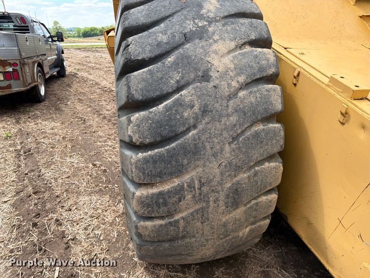 image for item FK0183 1987 Caterpillar 621E scraper