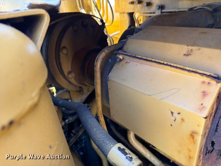 image for item FK0183 1987 Caterpillar 621E scraper