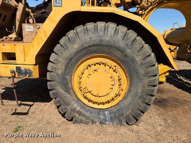 image for item FK0183 1987 Caterpillar 621E scraper