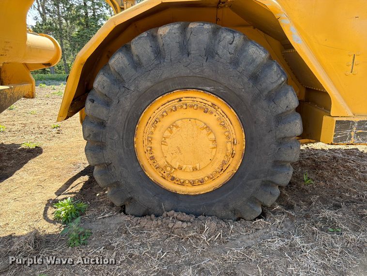image for item FK0183 1987 Caterpillar 621E scraper