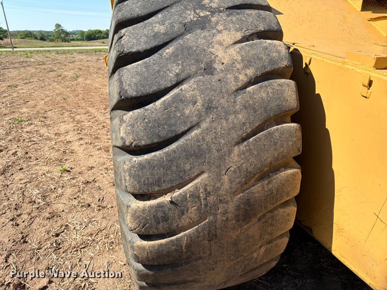 image for item FK0183 1987 Caterpillar 621E scraper