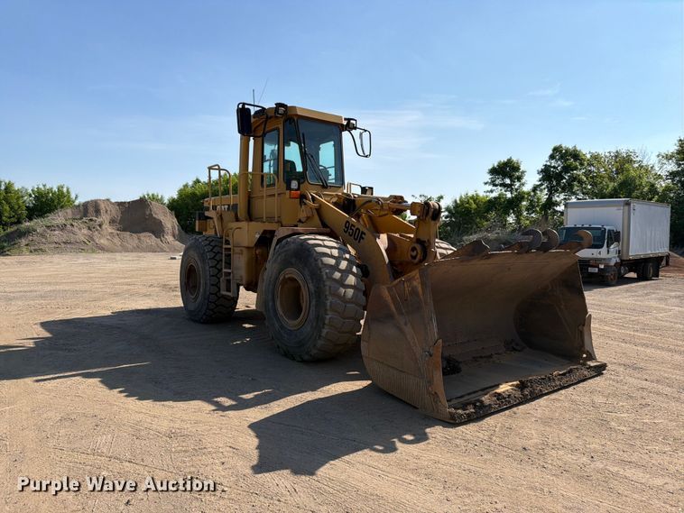 image for item FK0204 1990 Caterpillar 950F wheel loader