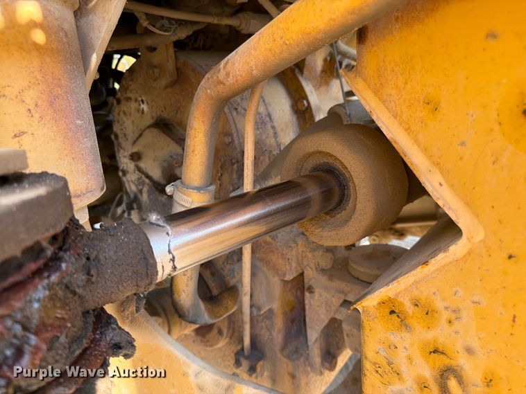 image for item FK0204 1990 Caterpillar 950F wheel loader