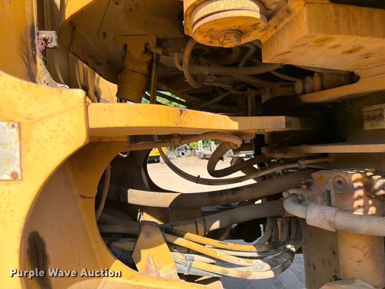 image for item FK0204 1990 Caterpillar 950F wheel loader