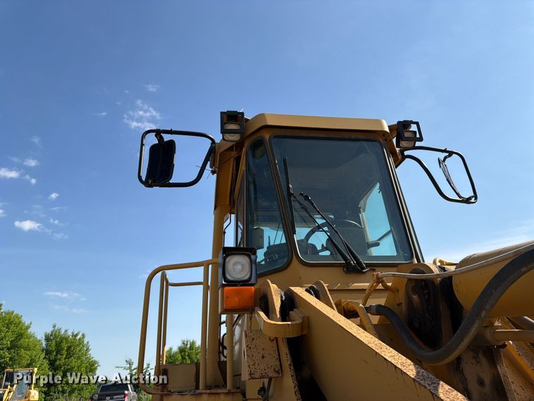 image for item FK0204 1990 Caterpillar 950F wheel loader