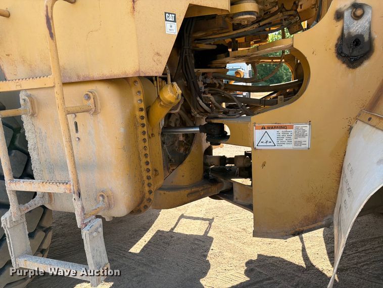 image for item FK0204 1990 Caterpillar 950F wheel loader